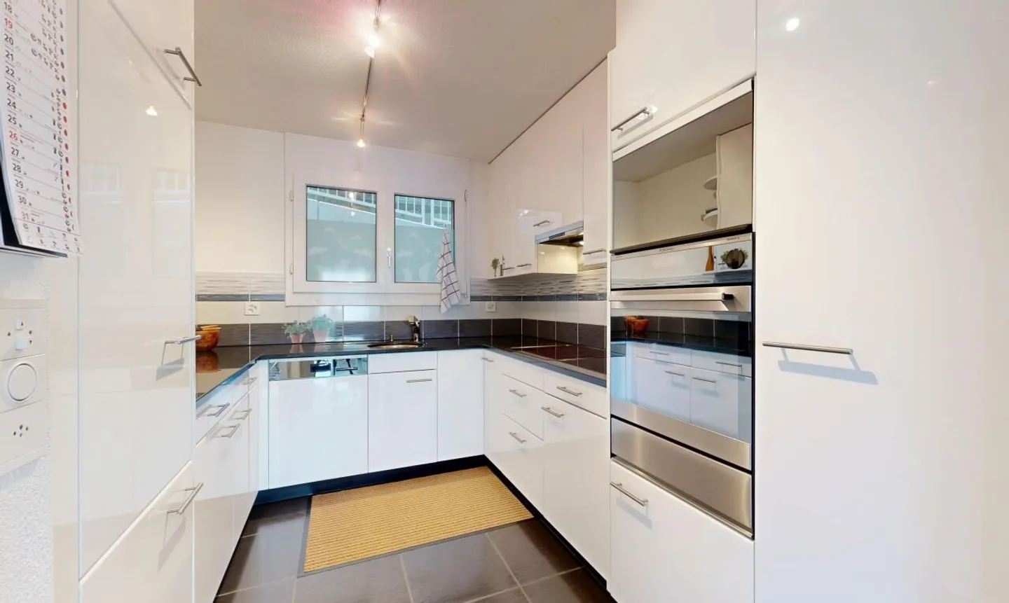 Appartement charmant de 3,5 pièces avec vue imprenable sur le lac et les montagnes - Photo 9 sur 11