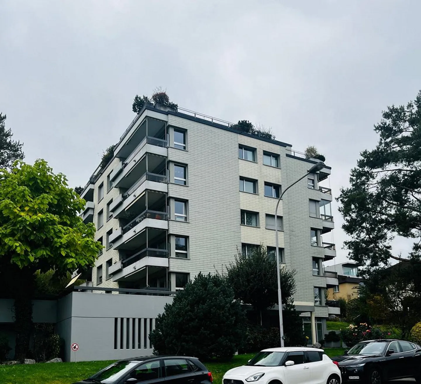 Appartement 3,5 pièces dans un environnement ensoleillé - Photo 1 sur 8