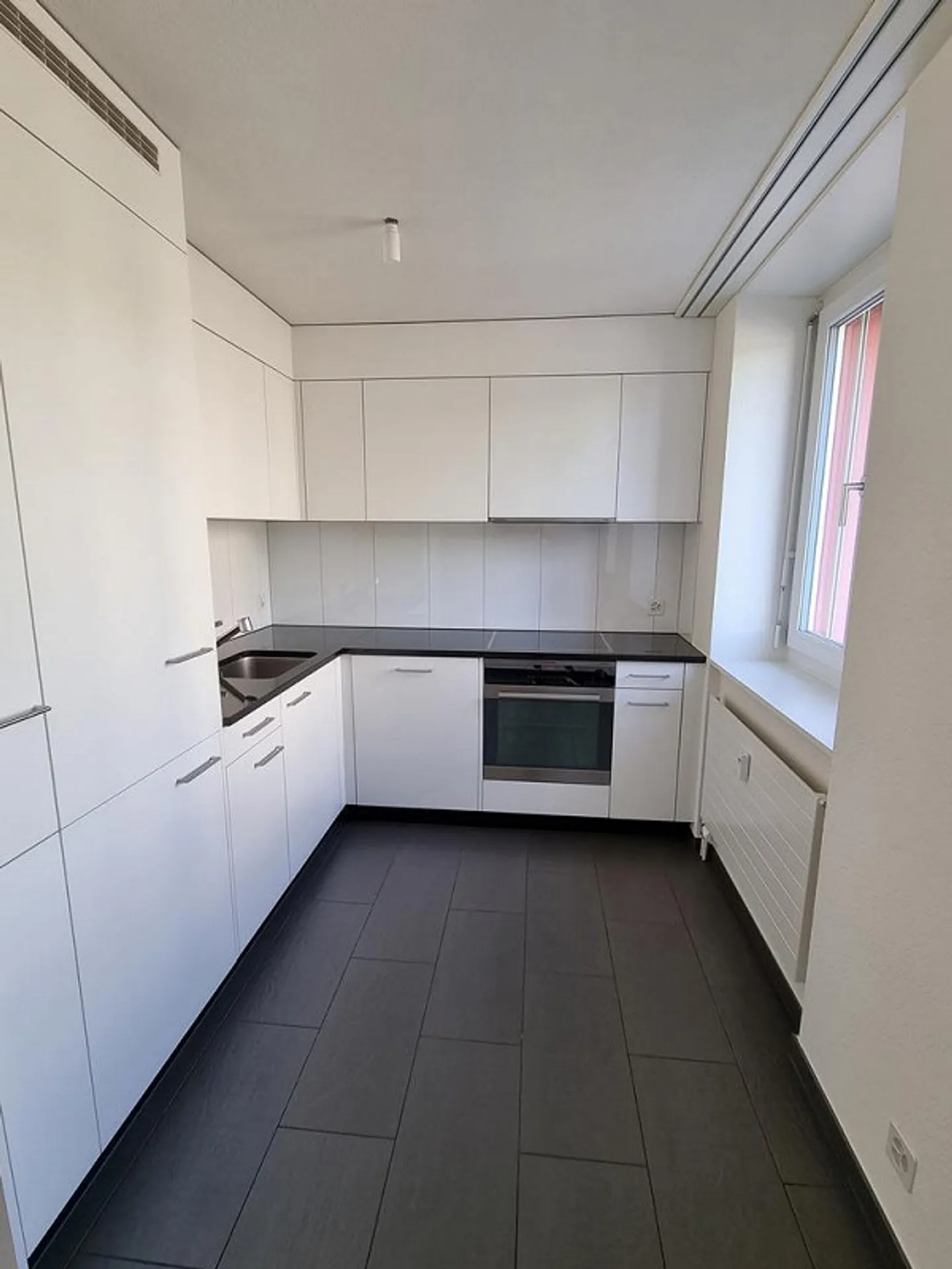 Ihr neues Zuhause: gepflegte 2.5-Zimmer-Wohnung an idealer Lage - Foto 2 von 7