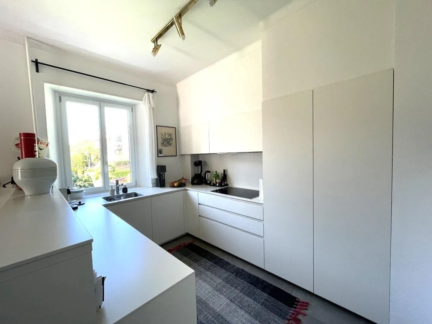 Beautiful 5-room apartment with stunning lake view - Photo 3 of 9