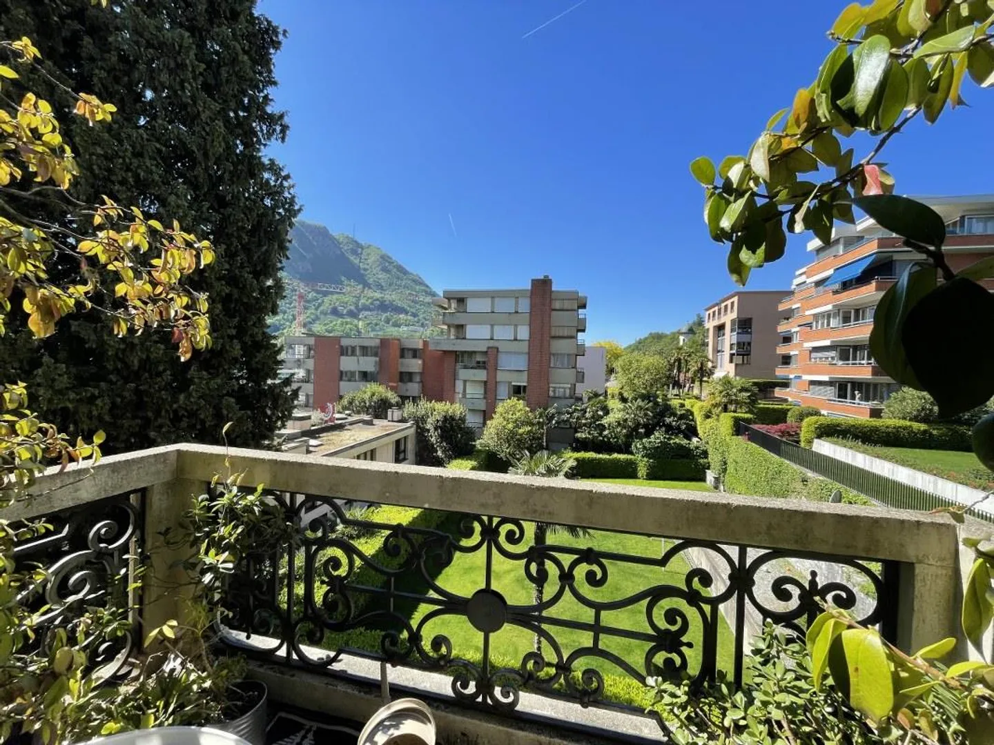 Beautiful 5-room apartment with stunning lake view - Photo 4 of 9