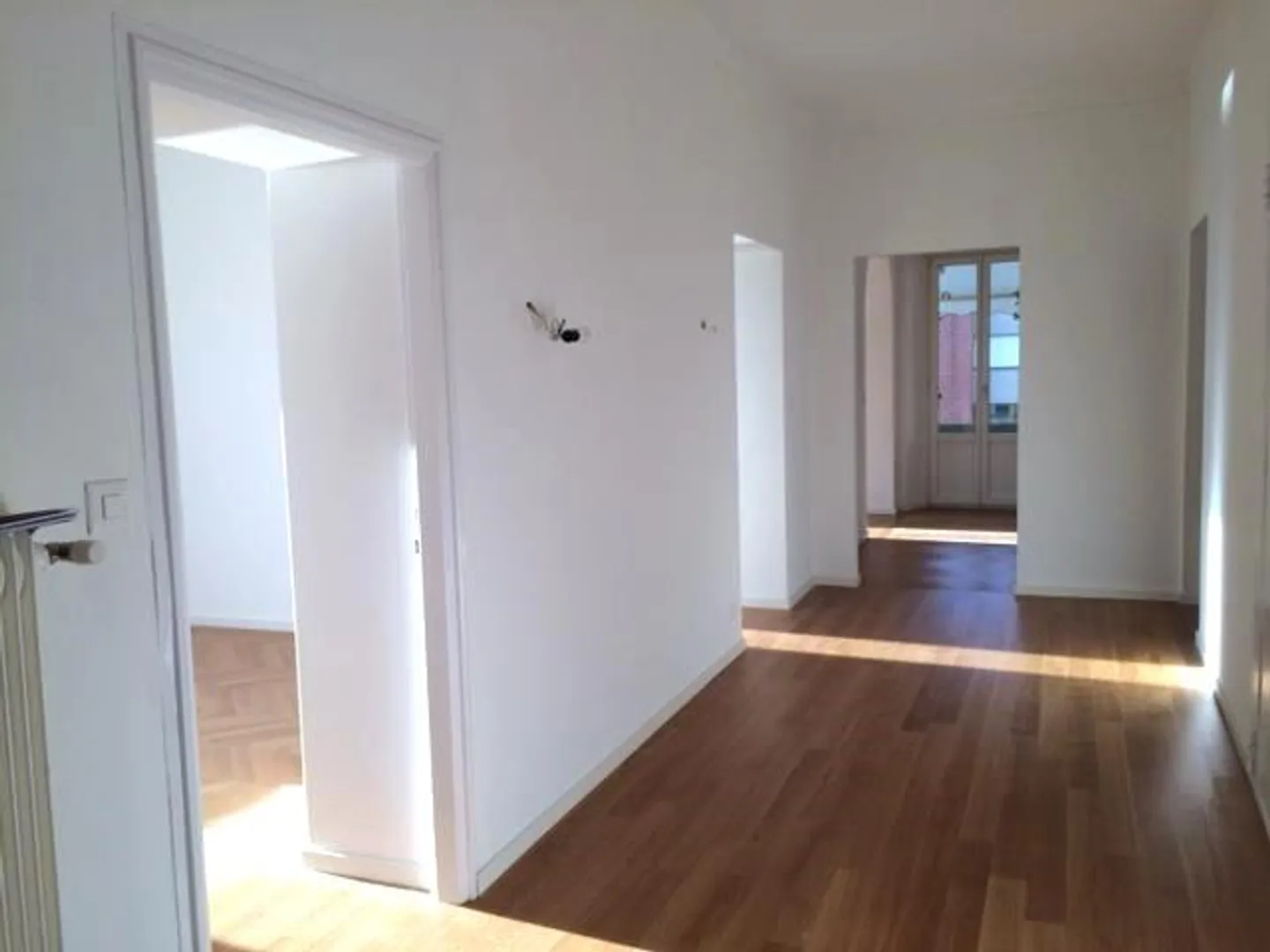 Beautiful 5-room apartment with stunning lake view - Photo 2 of 9
