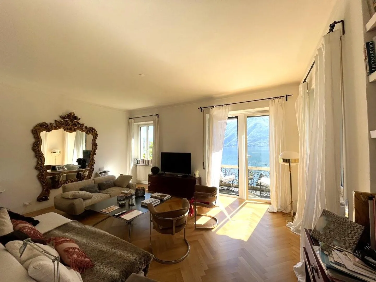 Beautiful 5-room apartment with stunning lake view - Photo 6 of 9