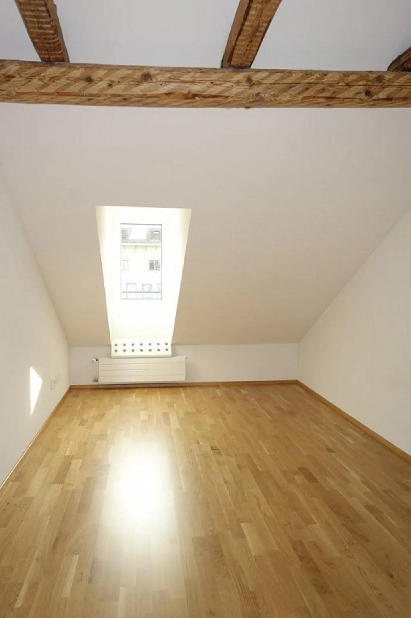 Charmante Dachwohnung in St. Gallen - Foto 4 von 8