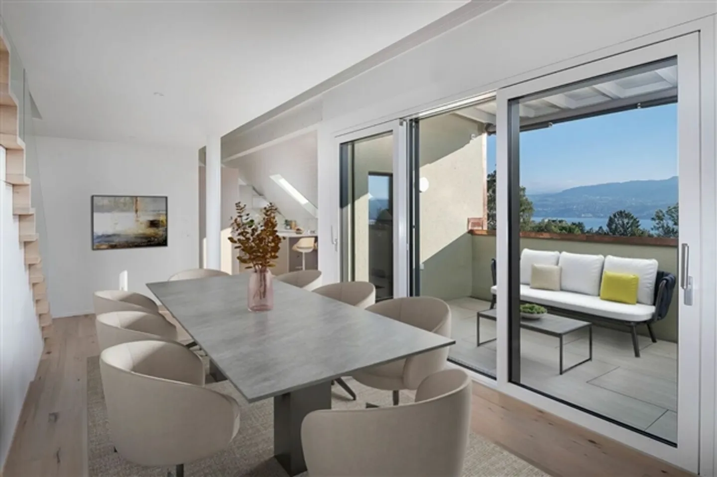 Maisonette en attique avec vue sur le lac - Vivre au-dessus des toits de Männedorf - Photo 1 sur 14