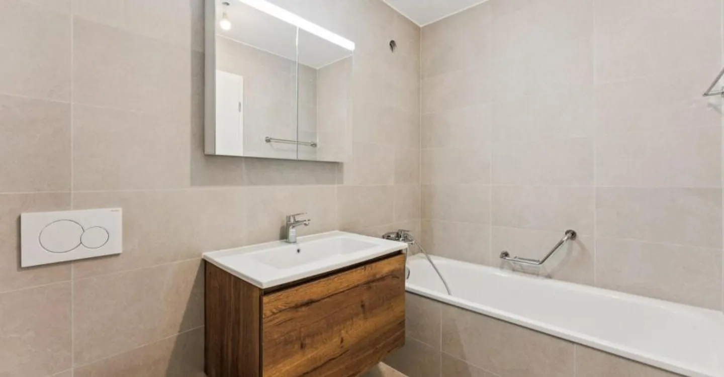 Appartement moderne avec vue alpine - Photo 10 sur 12
