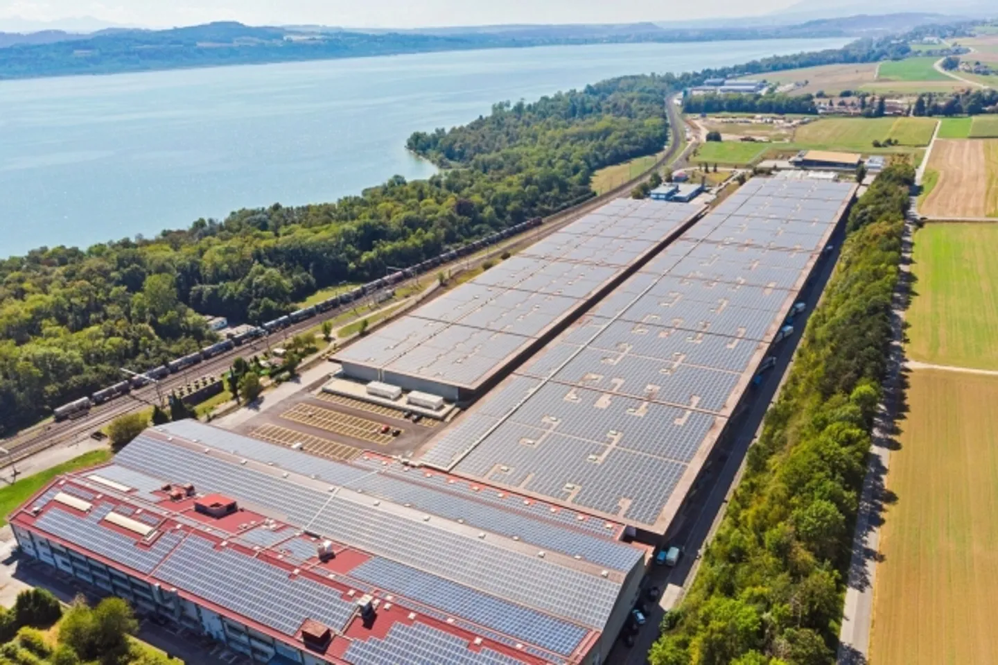 1000 m² warehouse for rent – Onnens - Photo 1 of 3