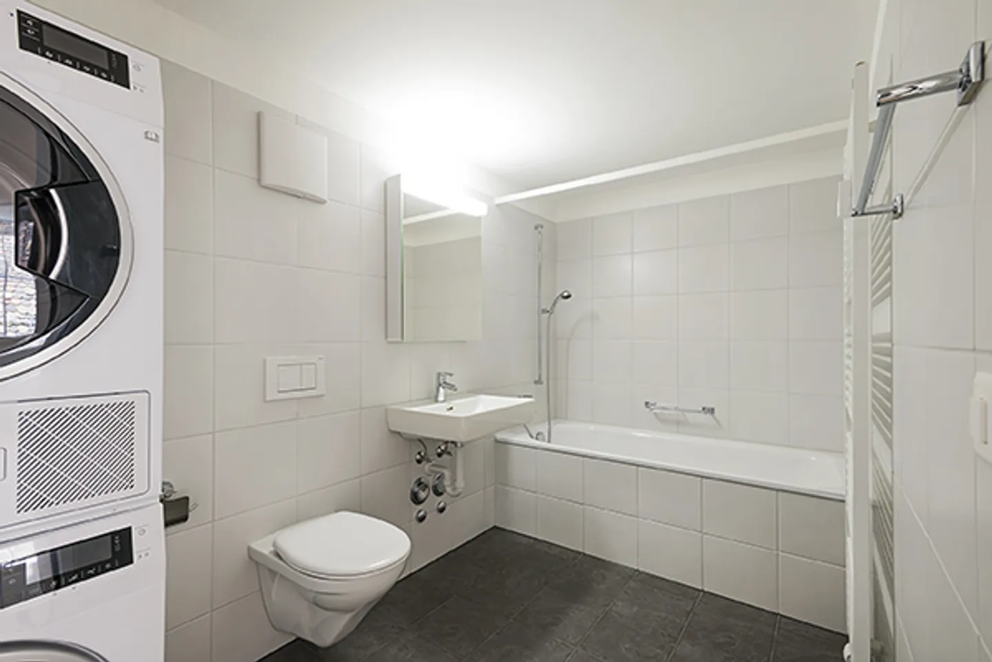 Dream home in the middle of the old town *RENT WITHOUT DEPOSIT* - Photo 4 of 5