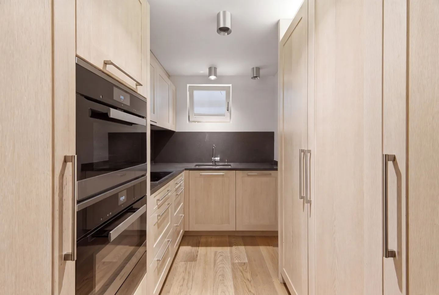 Elegante 5-Zimmer Wohnung mit Seesicht - Foto 3 von 6