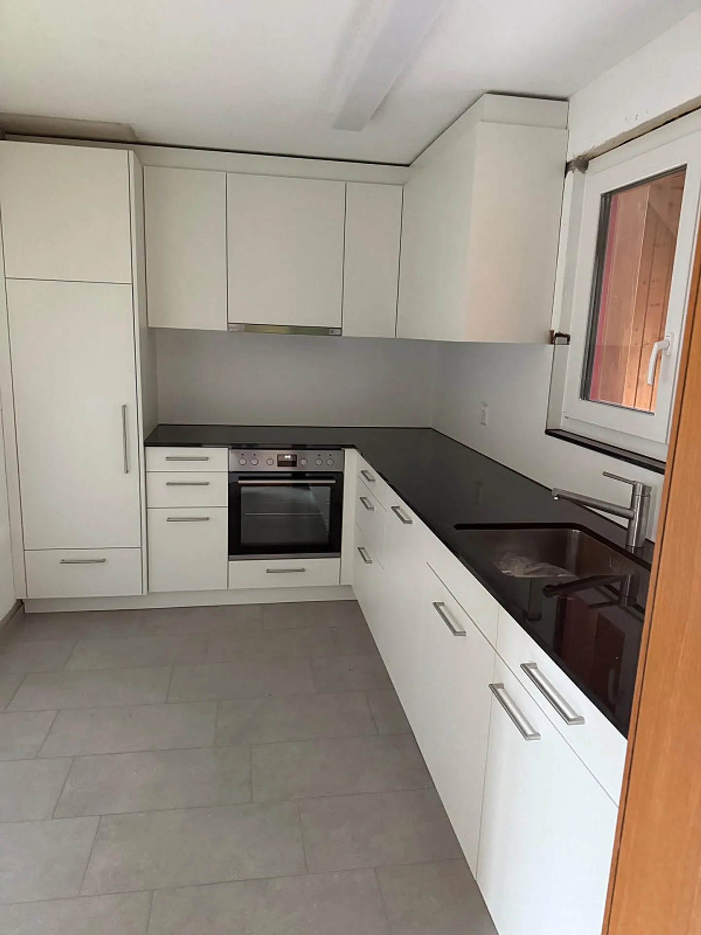 Beautiful bright 2.5 room apartment - Photo 1 of 6