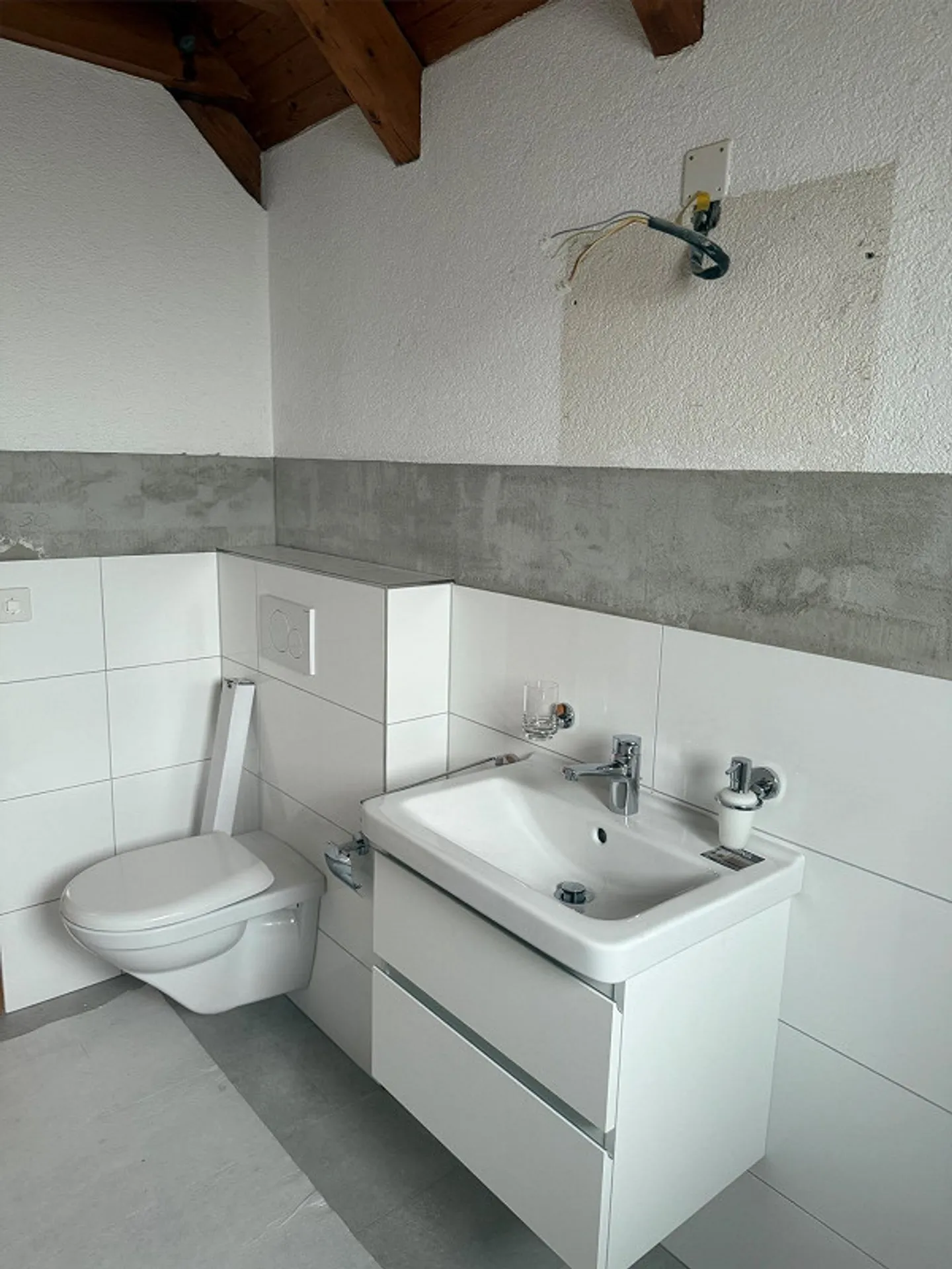 Beautiful bright 2.5 room apartment - Photo 2 of 6