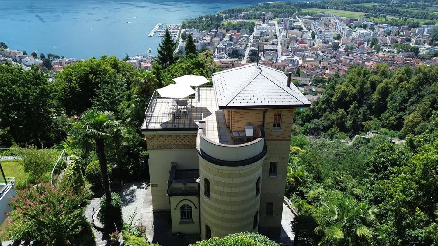 Luogo di desiderio lago: Grandiosa villa epocale con vista panoramica - Foto 2 di 13