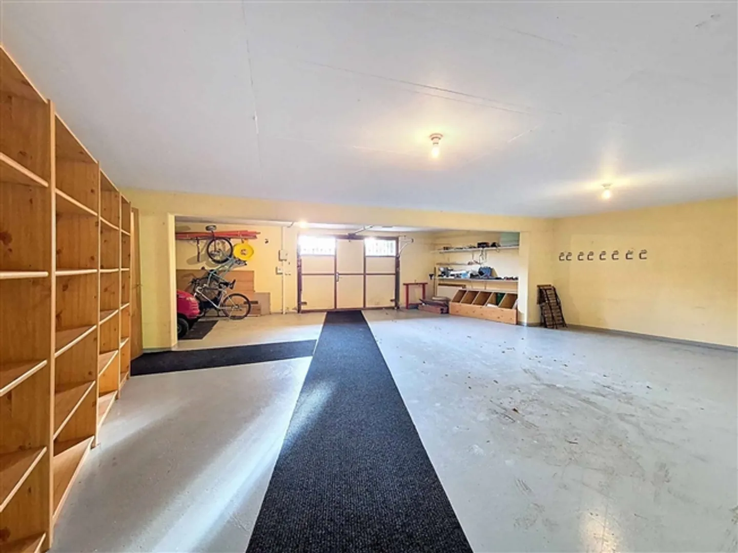 Chalet-Anwesen mit zwei Häusern - Foto 9 von 11