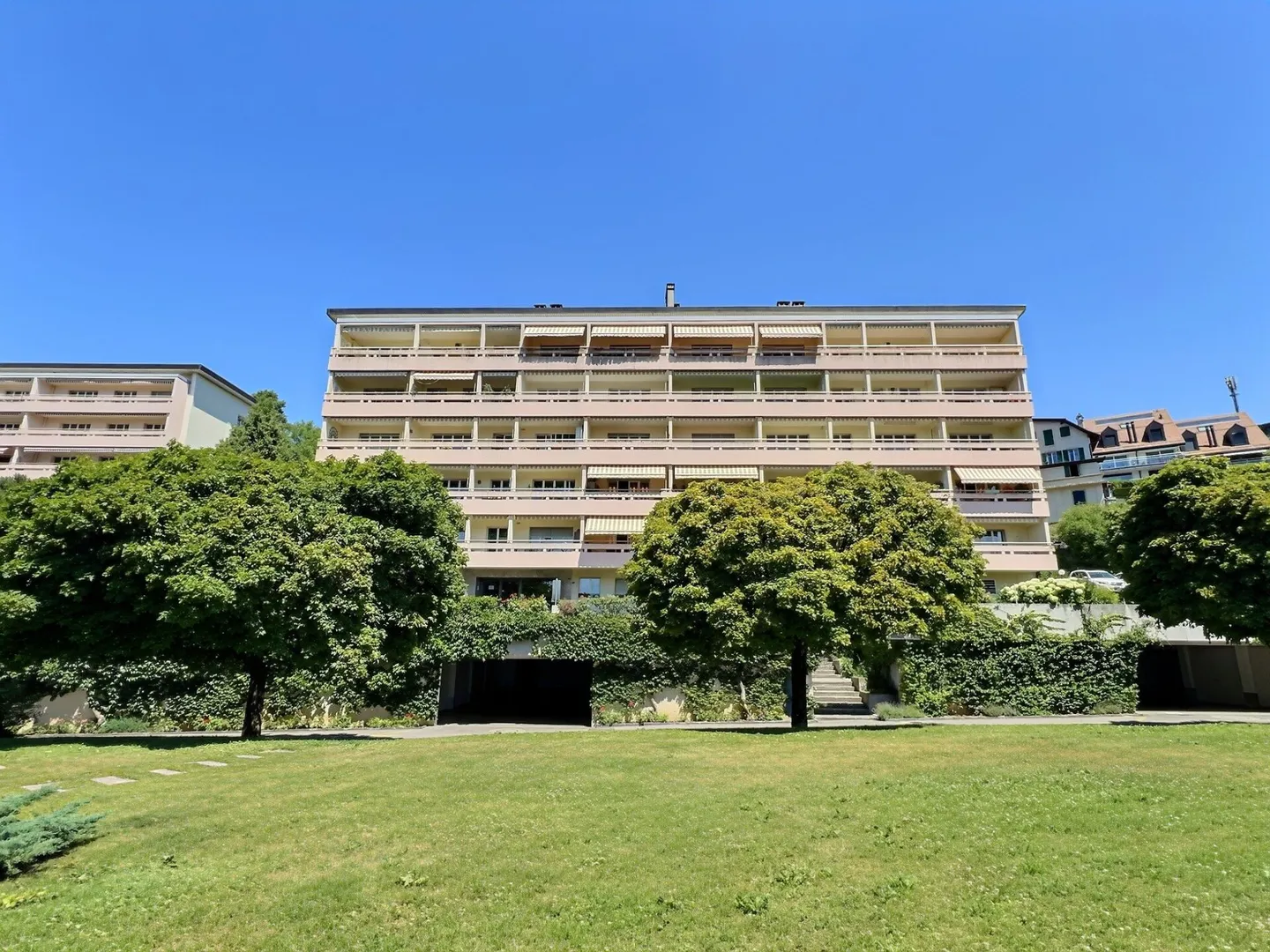 Appartement spacieux avec vue sur le lac - Photo 1 sur 1