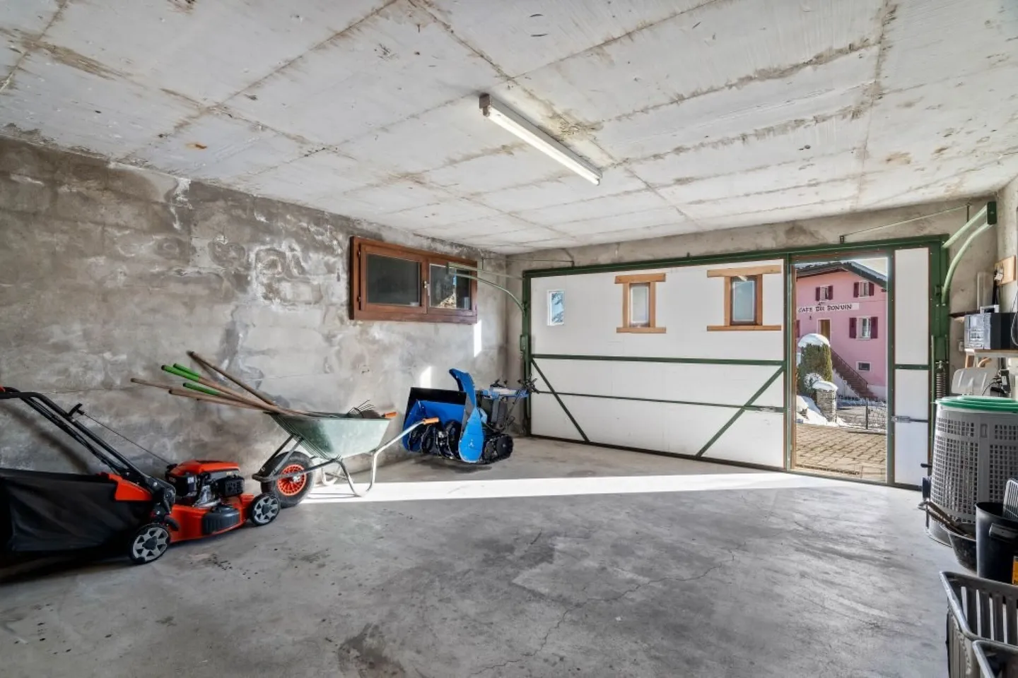 Charmantes Zweifamilienhaus in Crans-Montana - Foto 23 von 37