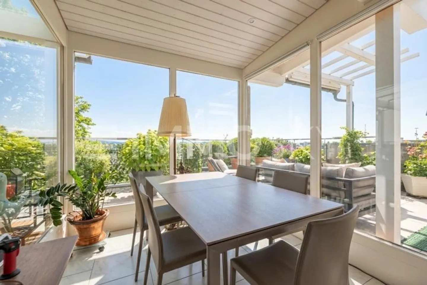 A Loge Place Above the Rooftops - Penthouse with Large Terrace - Photo 4 of 5