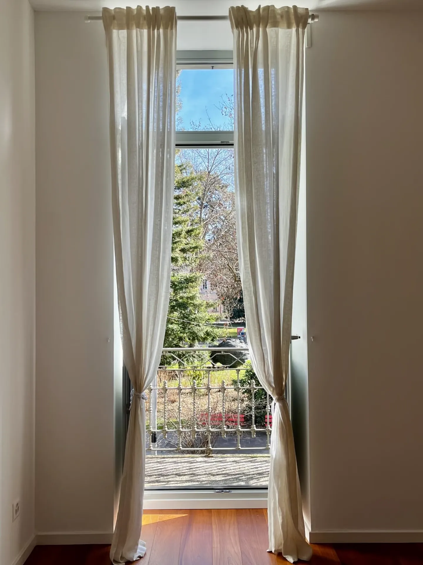 LUGANO - APPARTEMENT SPACIEUX ET EXCLUSIF DE 2,5 PIÈCES À VENDRE - Photo 6 sur 13