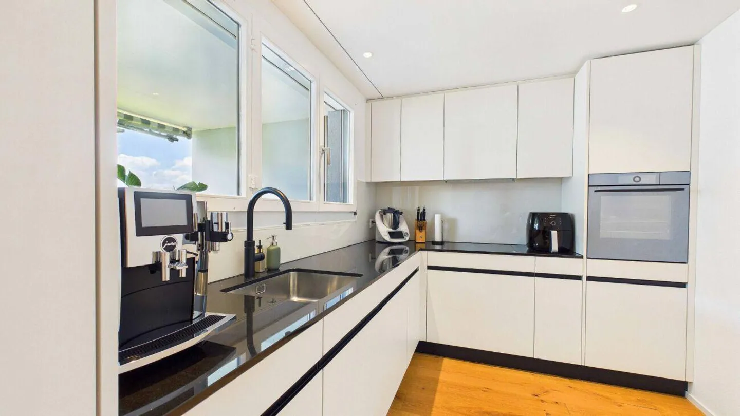 Modern 4.5-Room Dream Apartment in Baar - Photo 4 of 11