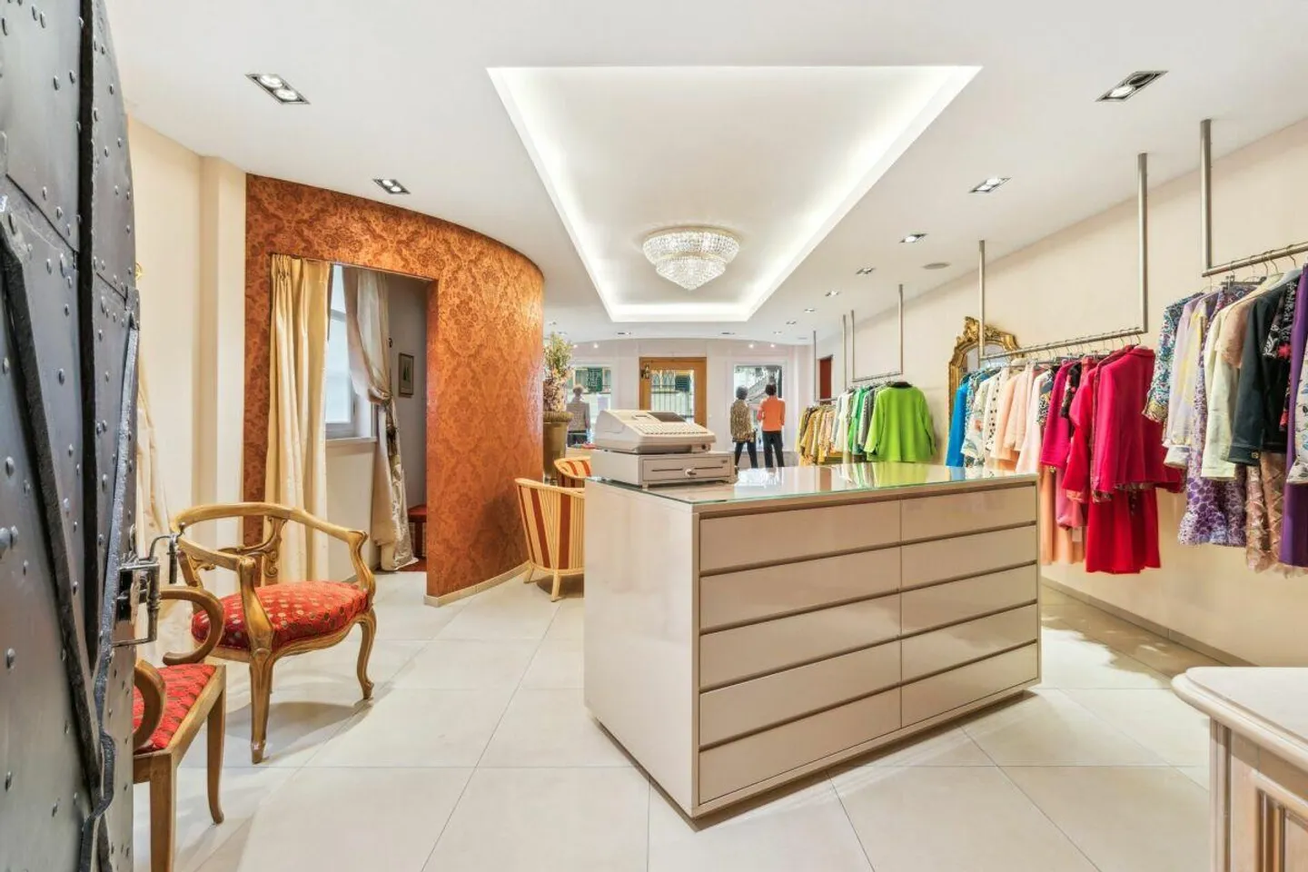 Retail Space in Historic Town - Photo 3 of 15