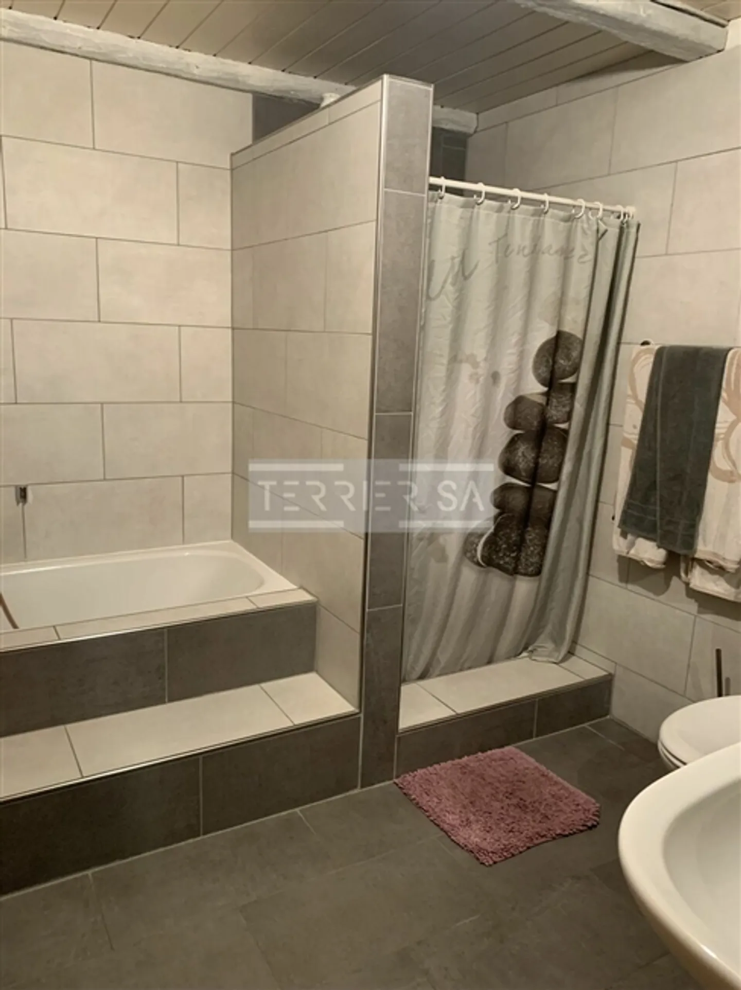 FOR SALE - Renovated 17th Century Farmhouse - 3 Charming Apartments - Photo 9 of 13