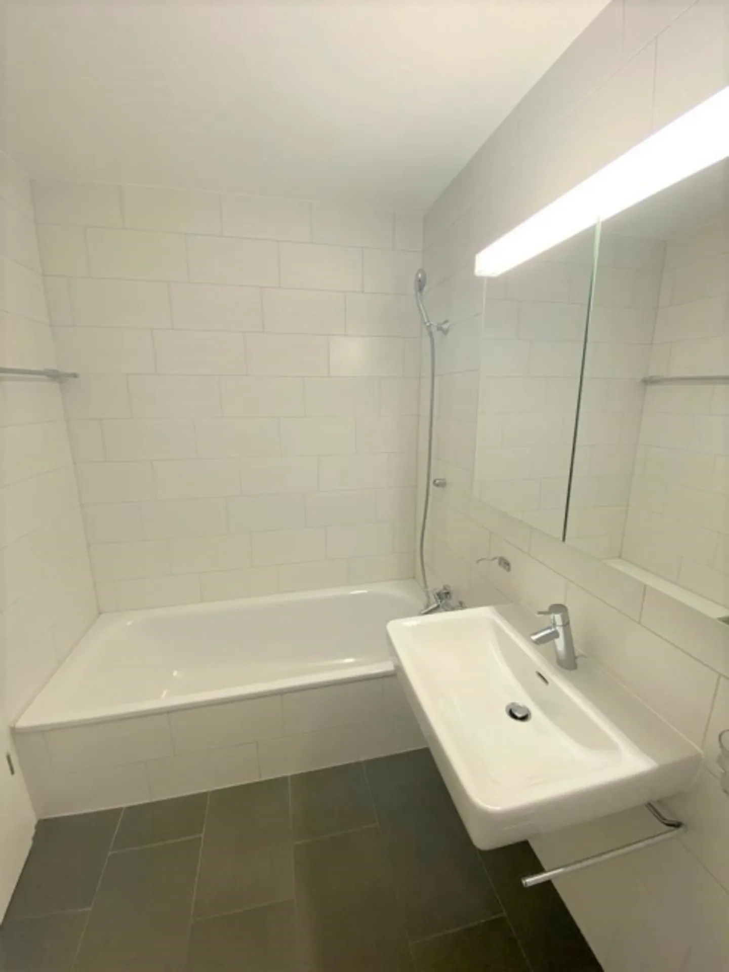 Neu! Geräumige Wohnung in Sierre! - Foto 6 von 8