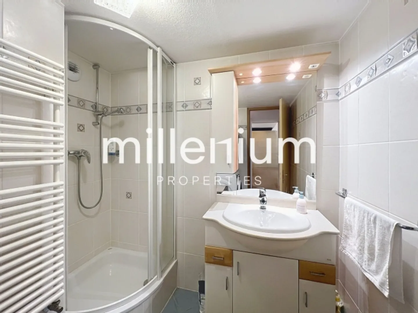 Exclusive - Charming duplex in the heart of Bernex - Photo 12 of 12