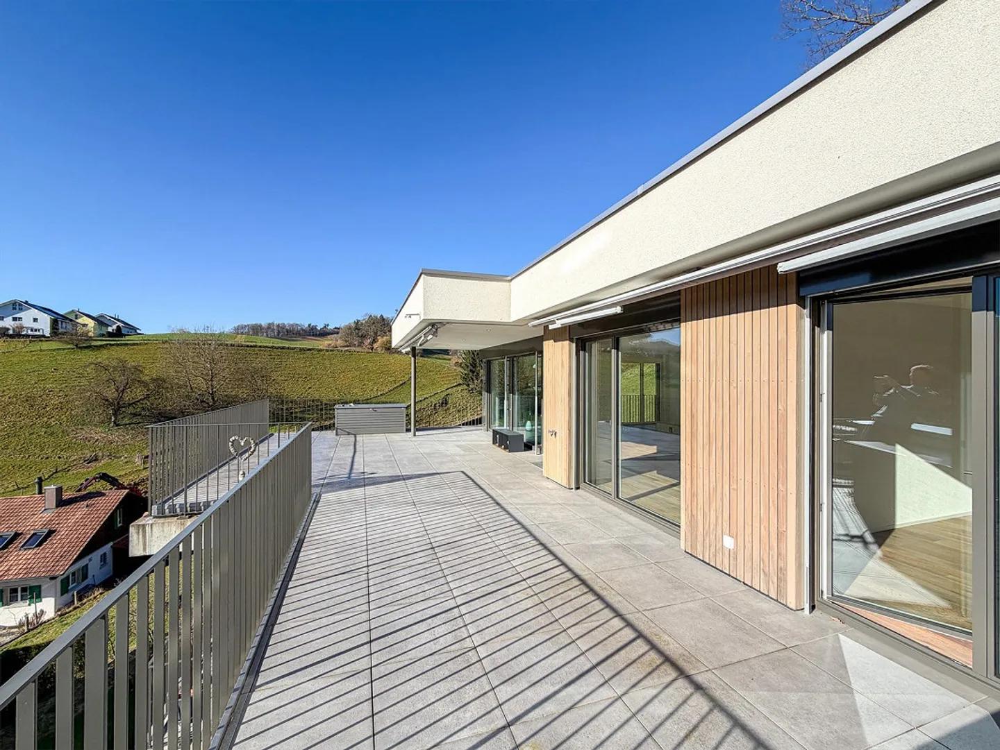 Penthouse apartment with panoramic view, Krauchthal - Photo 5 of 24