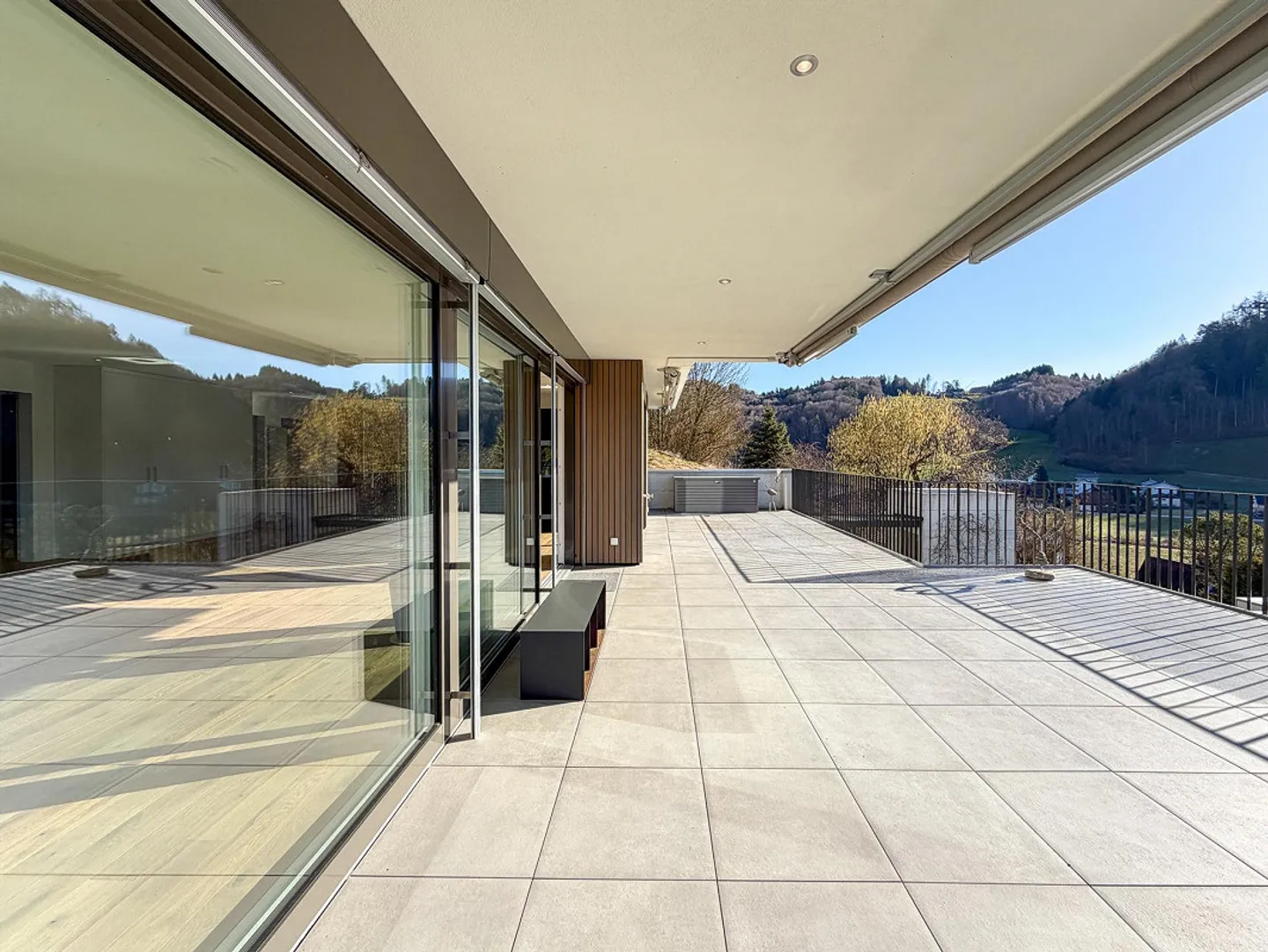 Penthouse apartment with panoramic view, Krauchthal - Photo 6 of 24