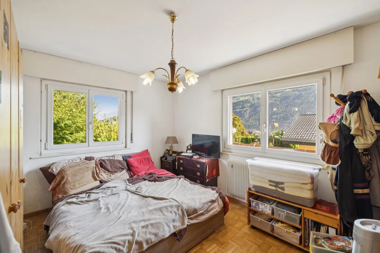 Villa individuelle de 6,5 pièces à rafraîchir, grand potentiel ! - Photo 6 sur 12