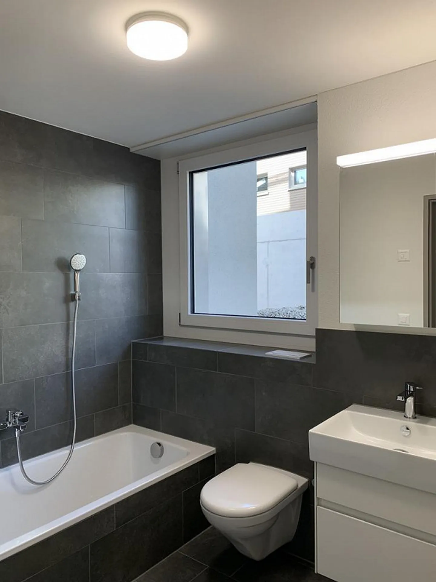 Appartamento vicino al centro in un'area residenziale tranquilla - Foto 7 di 9