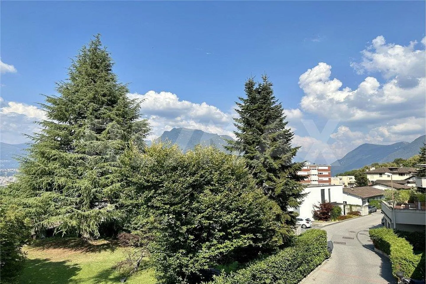 Spacious apartment in residential area, also as a second home - Photo 7 of 13