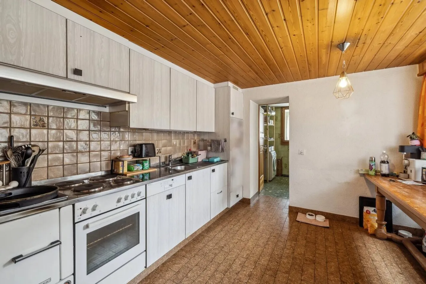 Building to renovate with high potential - Photo 7 of 12