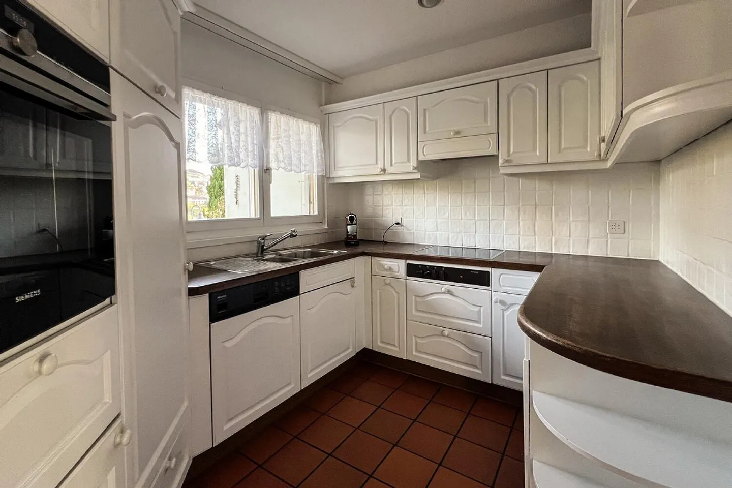 Schmuckstück: Doppel-Einfamilienhaus mit Gartenidylle in Adligenswil - Foto 7 von 27