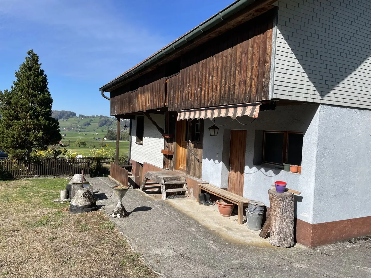 Une occasion rare - un bien pour les passionnés avec 3'938 m² de terrain au milieu de la verdure - Photo 6 sur 14