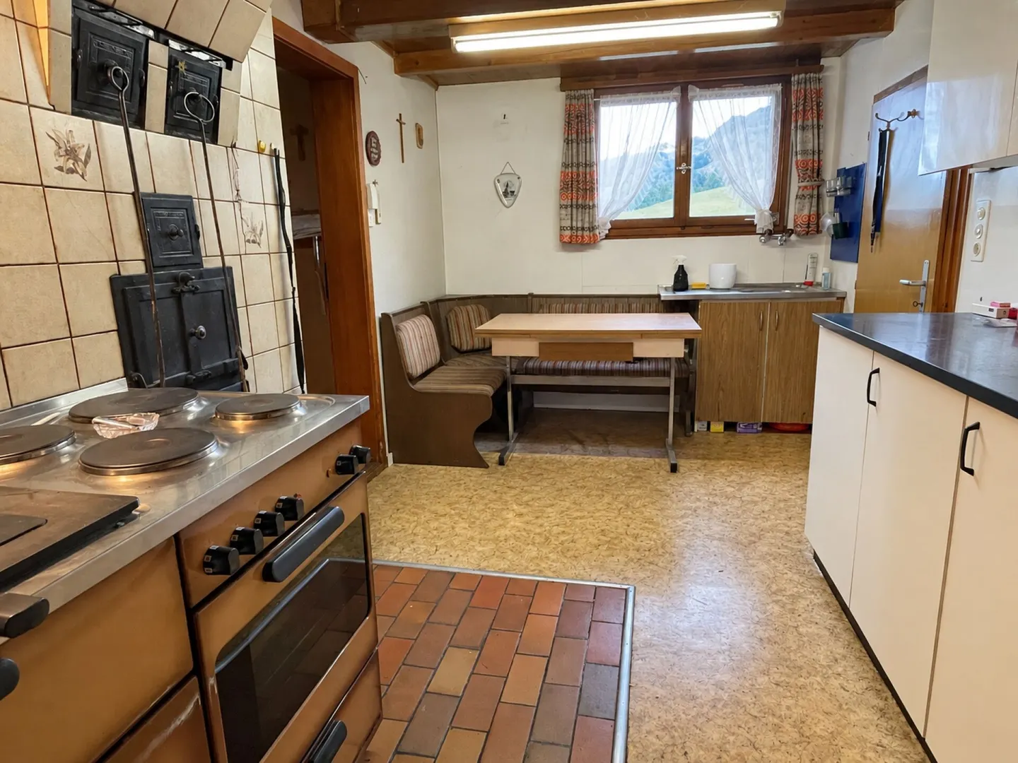 Une occasion rare - un bien pour les passionnés avec 3'938 m² de terrain au milieu de la verdure - Photo 8 sur 14