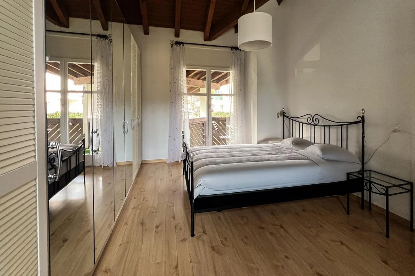 Schmuckstück: Doppel-Einfamilienhaus mit Gartenidylle in Adligenswil - Foto 9 von 27