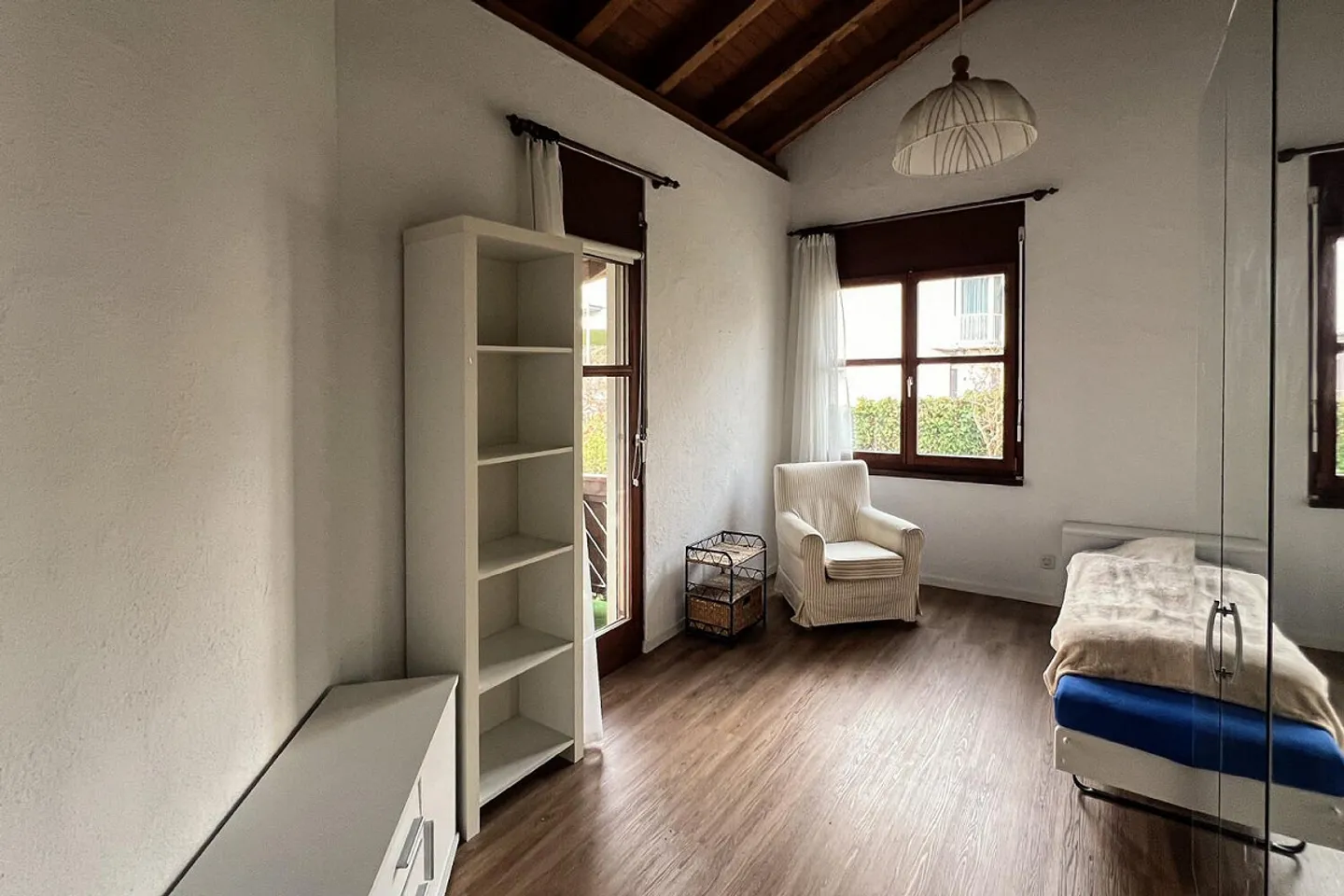 Schmuckstück: Doppel-Einfamilienhaus mit Gartenidylle in Adligenswil - Foto 10 von 27