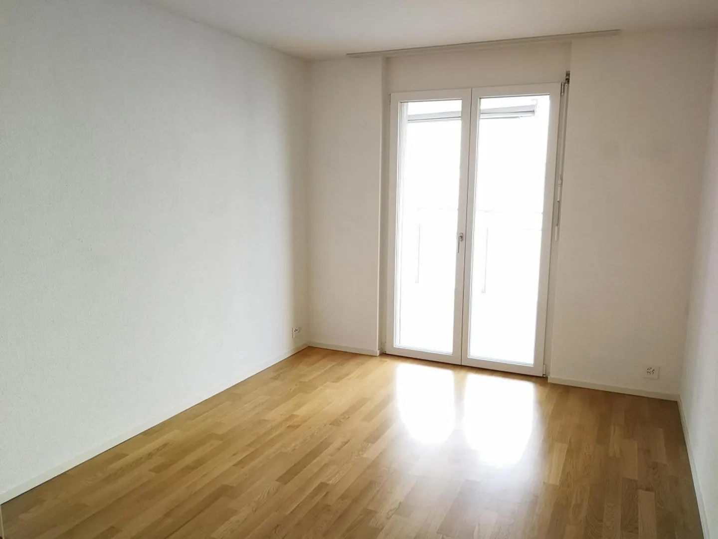 Appartement penthouse attrayant de 2½ pièces avec grande terrasse et vue panoramique - Photo 6 sur 10