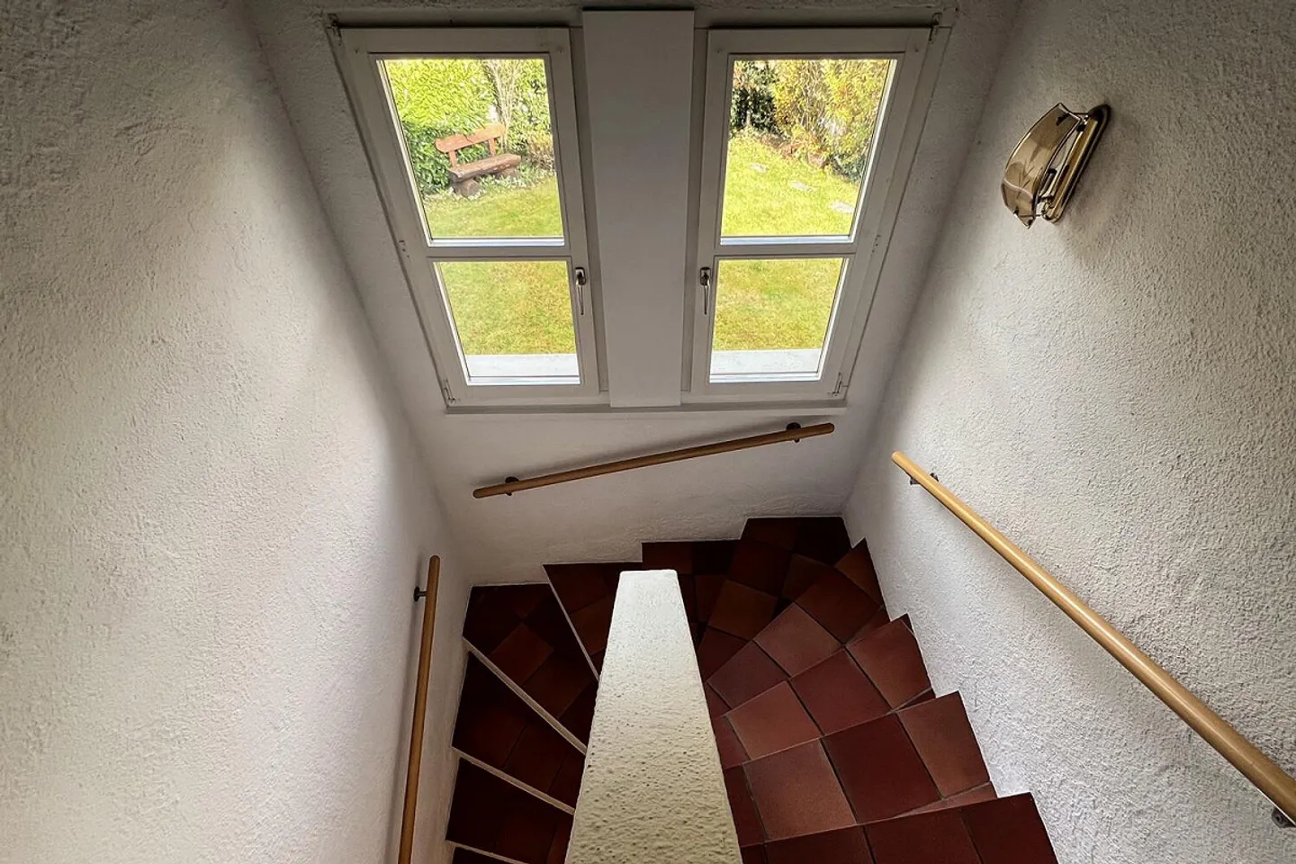 Schmuckstück: Doppel-Einfamilienhaus mit Gartenidylle in Adligenswil - Foto 14 von 27