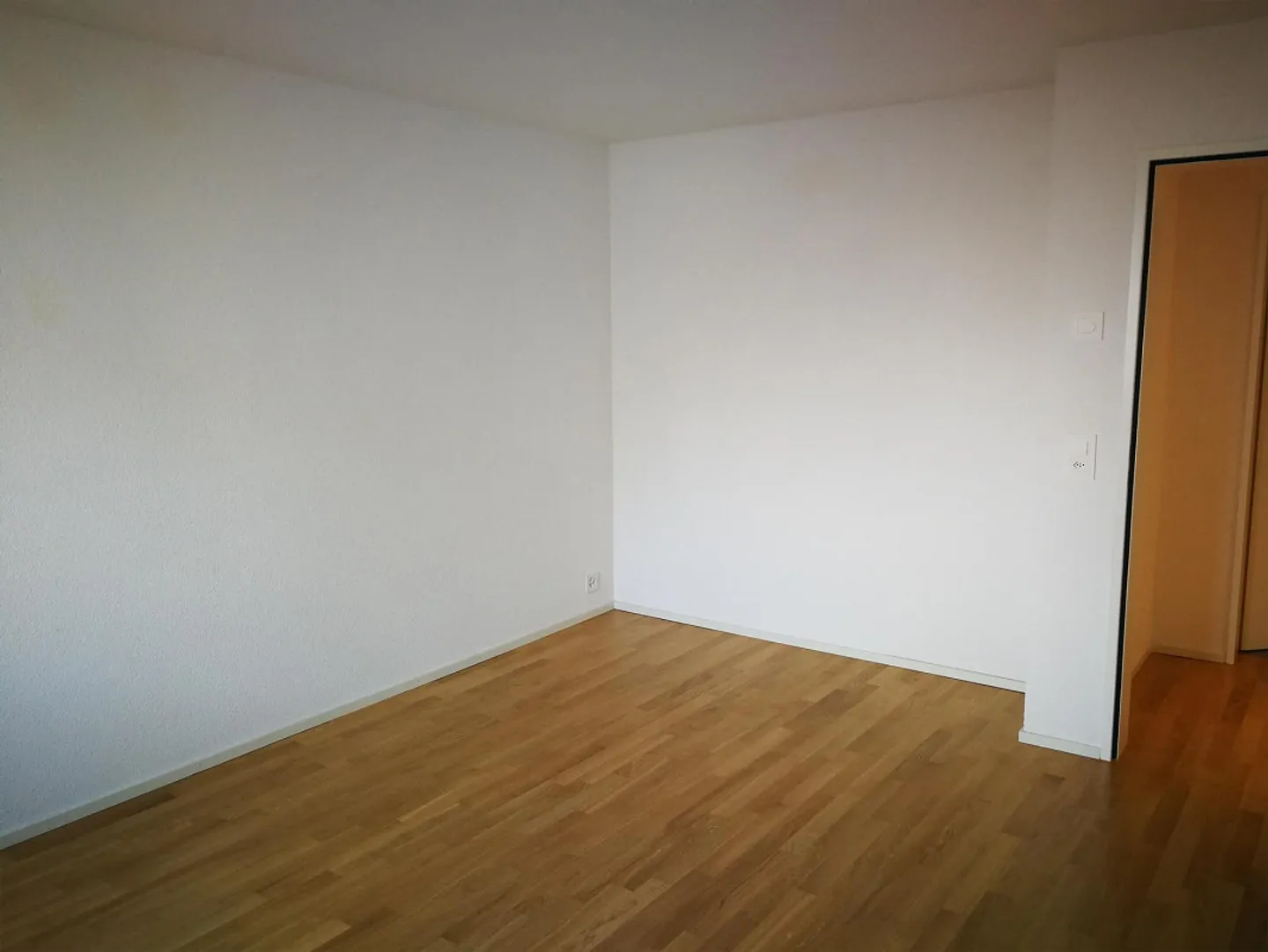Appartement penthouse attrayant de 2½ pièces avec grande terrasse et vue panoramique - Photo 7 sur 10