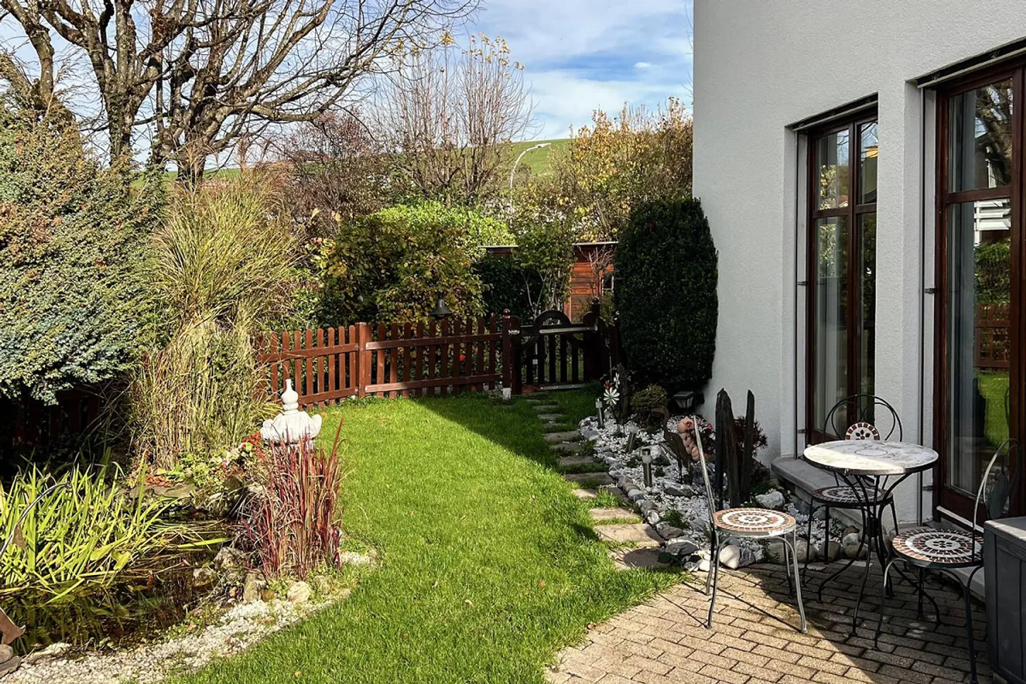 Schmuckstück: Doppel-Einfamilienhaus mit Gartenidylle in Adligenswil - Foto 20 von 27