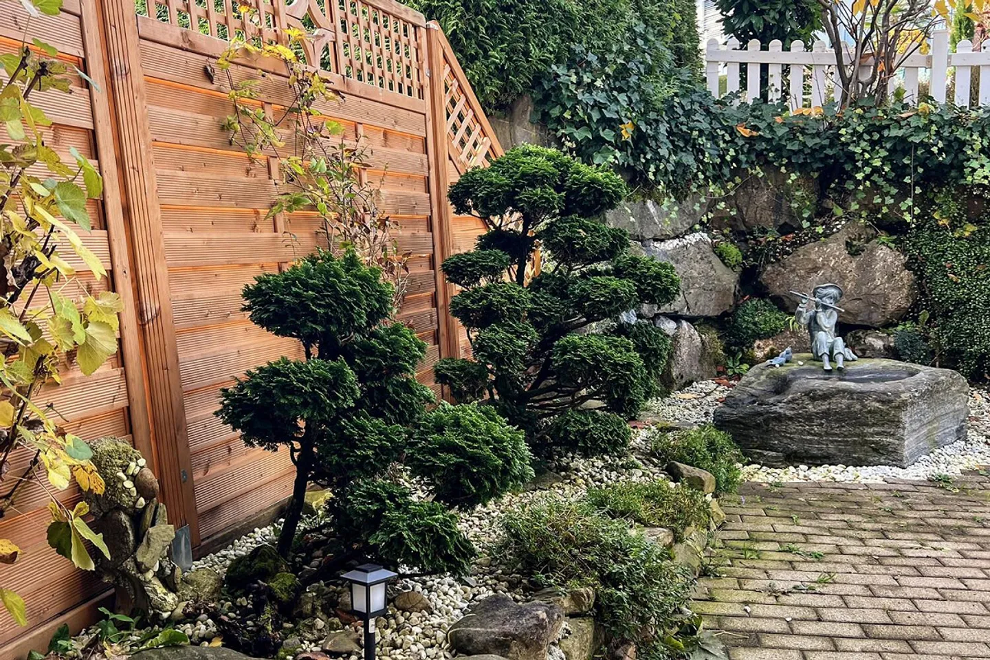 Schmuckstück: Doppel-Einfamilienhaus mit Gartenidylle in Adligenswil - Foto 21 von 27