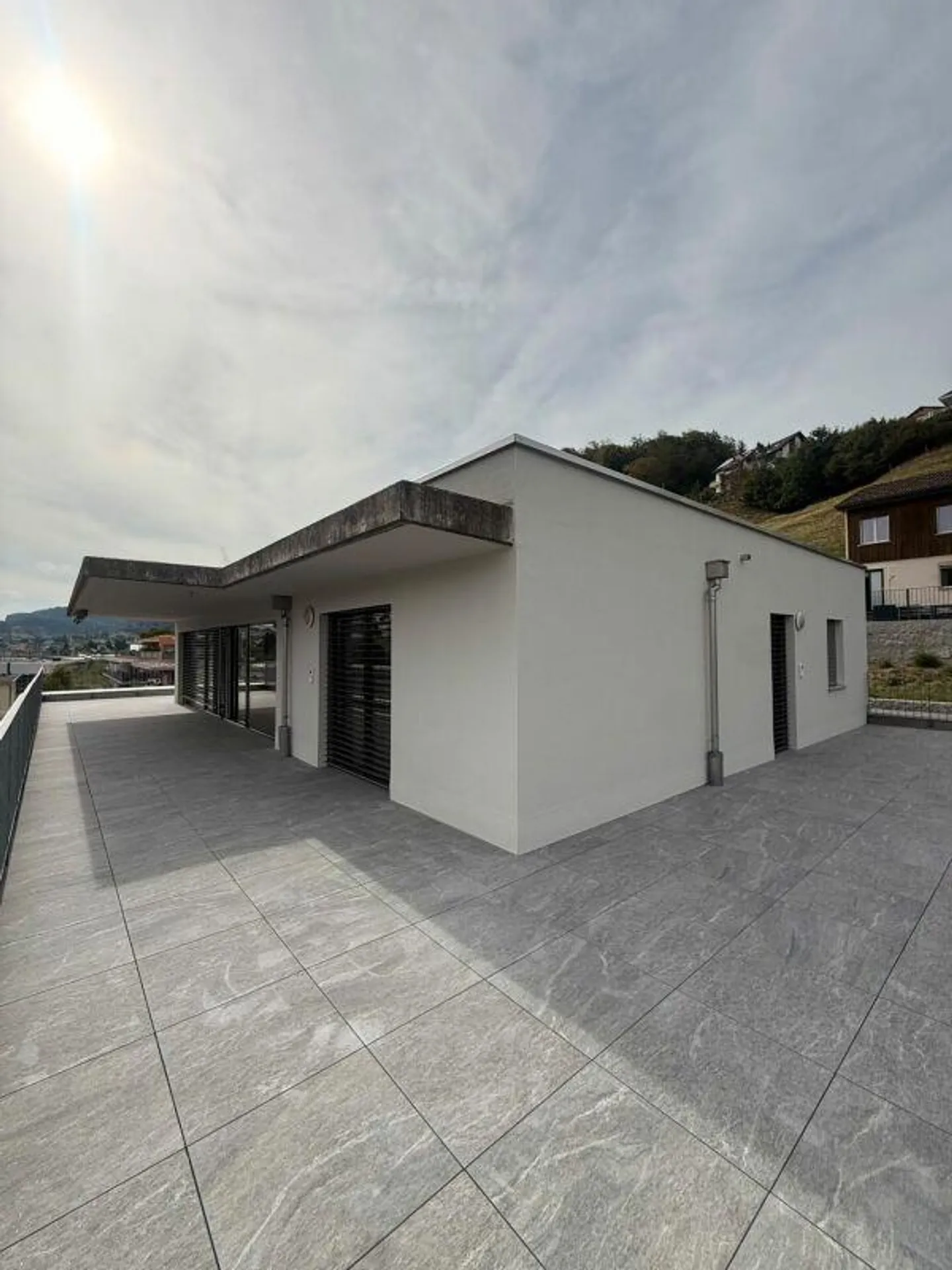 Attique moderne avec grande terrasse - Photo 13 sur 13