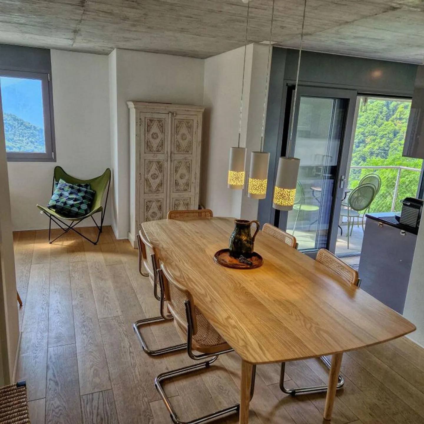 Appartamento al primo piano di 3 ½ locali,  molto soleggiata e con ... - Foto 2 di 8