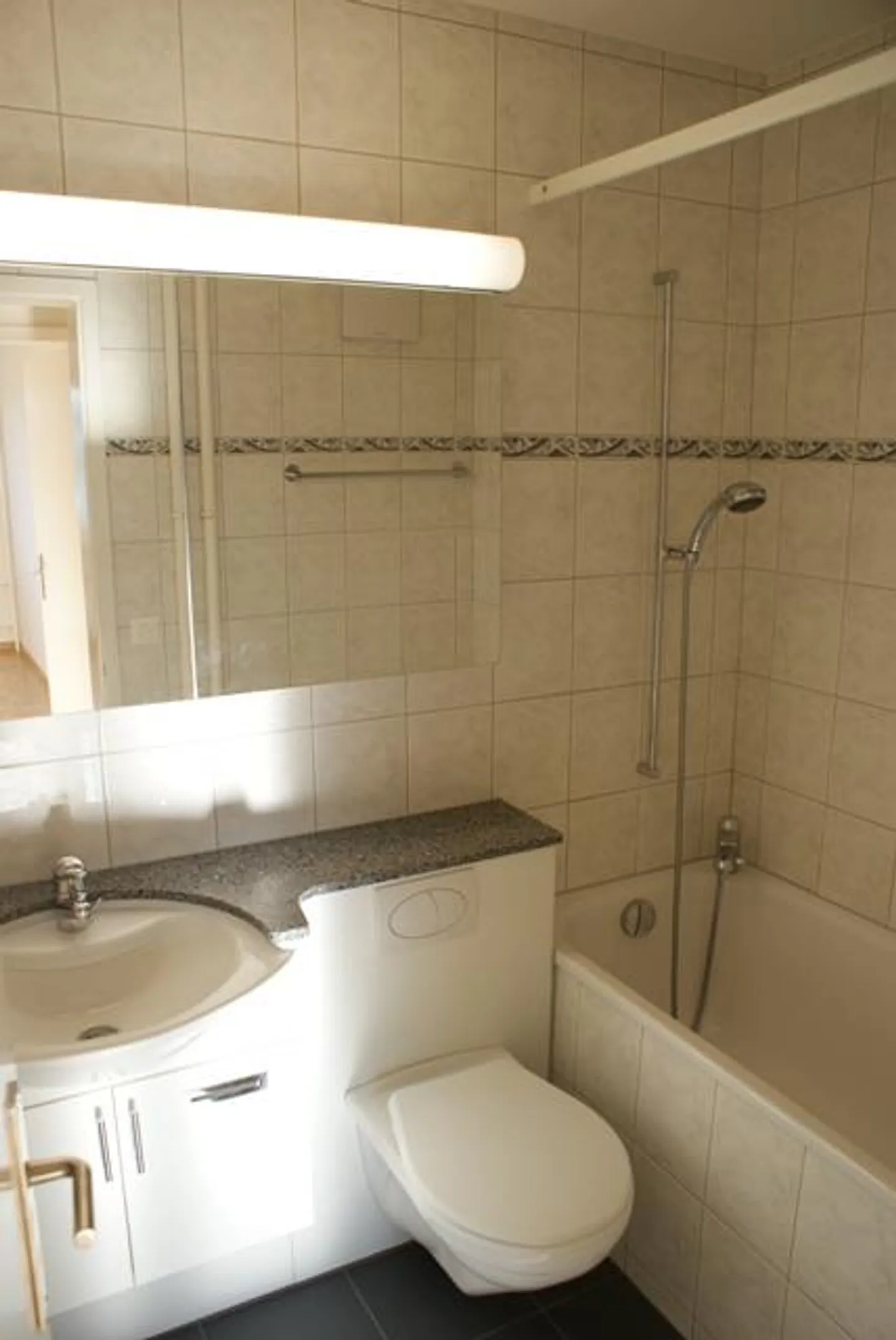 Appartamento in affitto - Foto 3 di 5