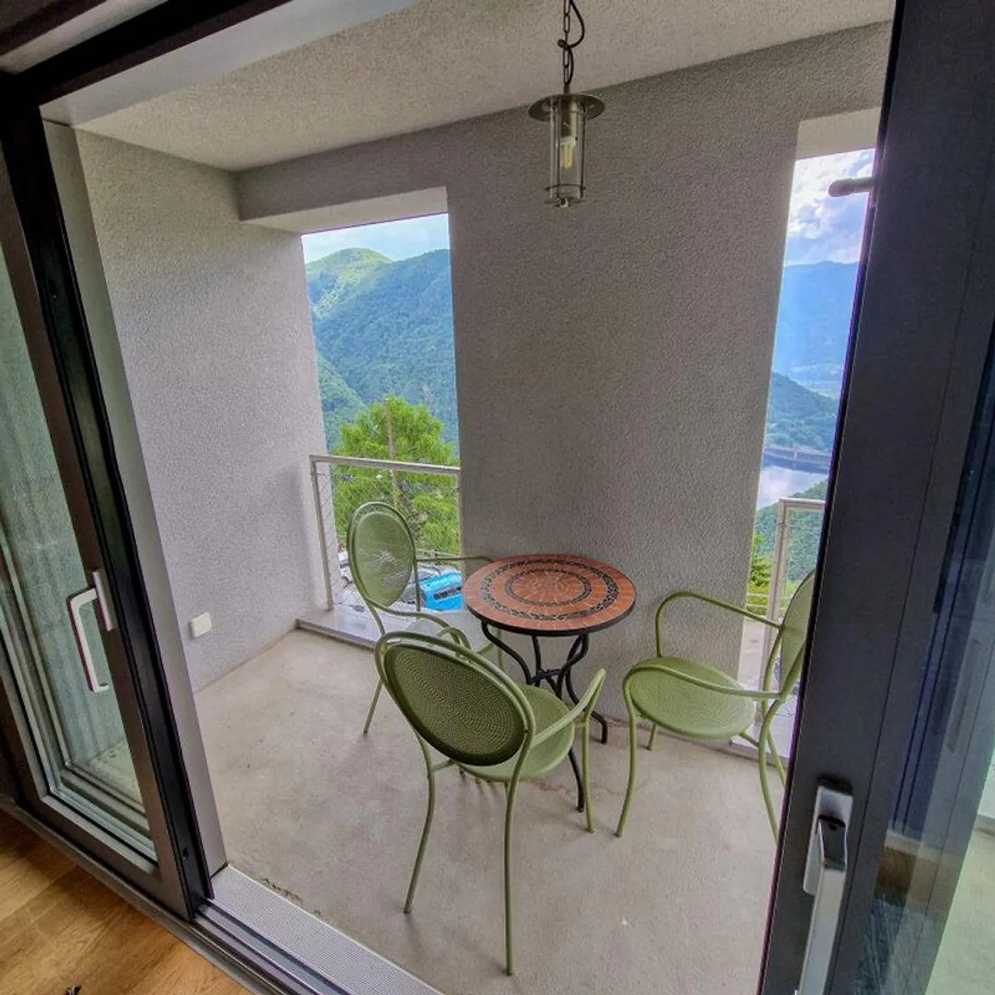 Appartamento al primo piano di 3 ½ locali,  molto soleggiata e con ... - Foto 5 di 8