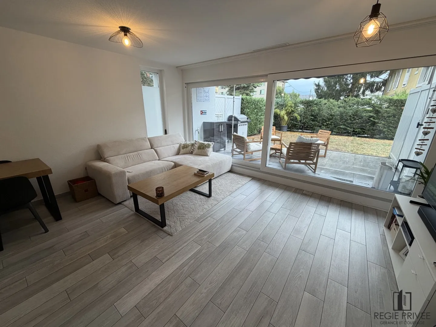 Appartement de 2 1/2 pièces au rez-de-chaussée avec jardin individuel - Foto 1 von 7