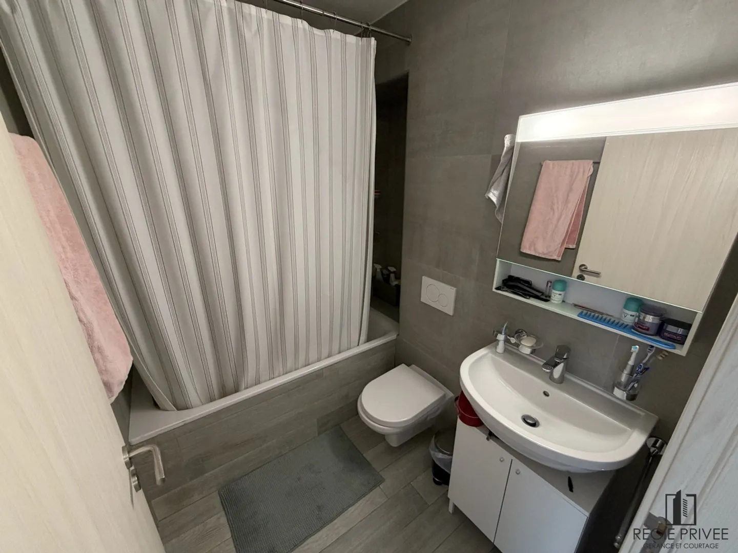 Appartement de 2 1/2 pièces au rez-de-chaussée avec jardin individuel - Foto 4 von 7