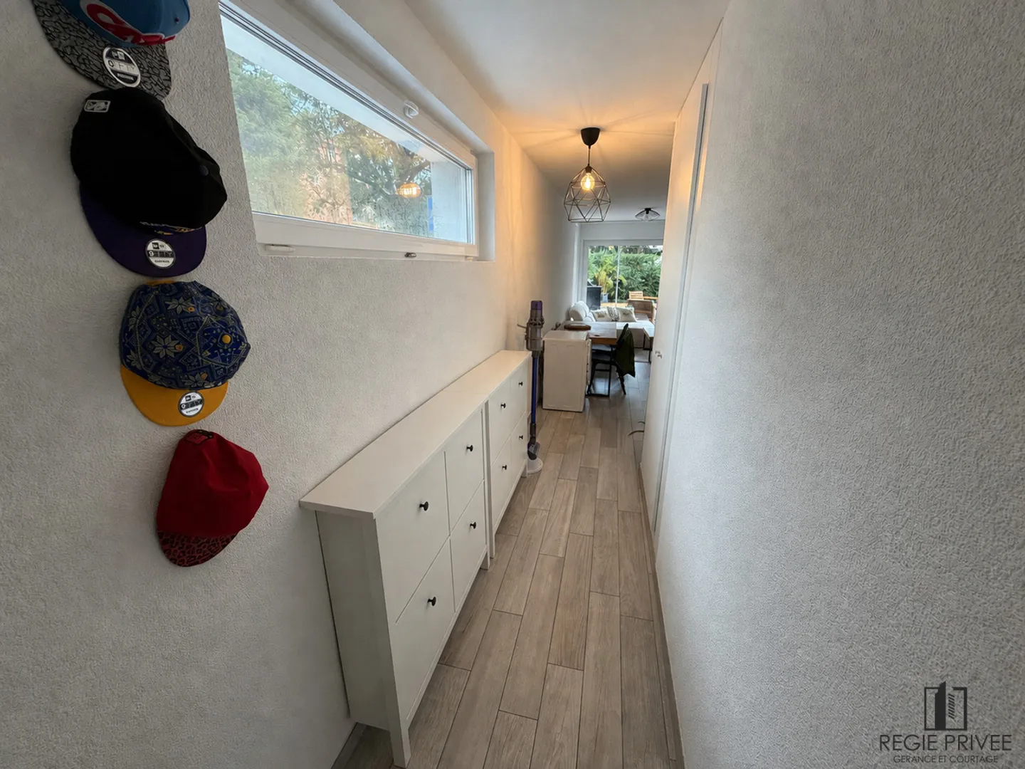 Appartement de 2 1/2 pièces au rez-de-chaussée avec jardin individuel - Foto 6 von 7