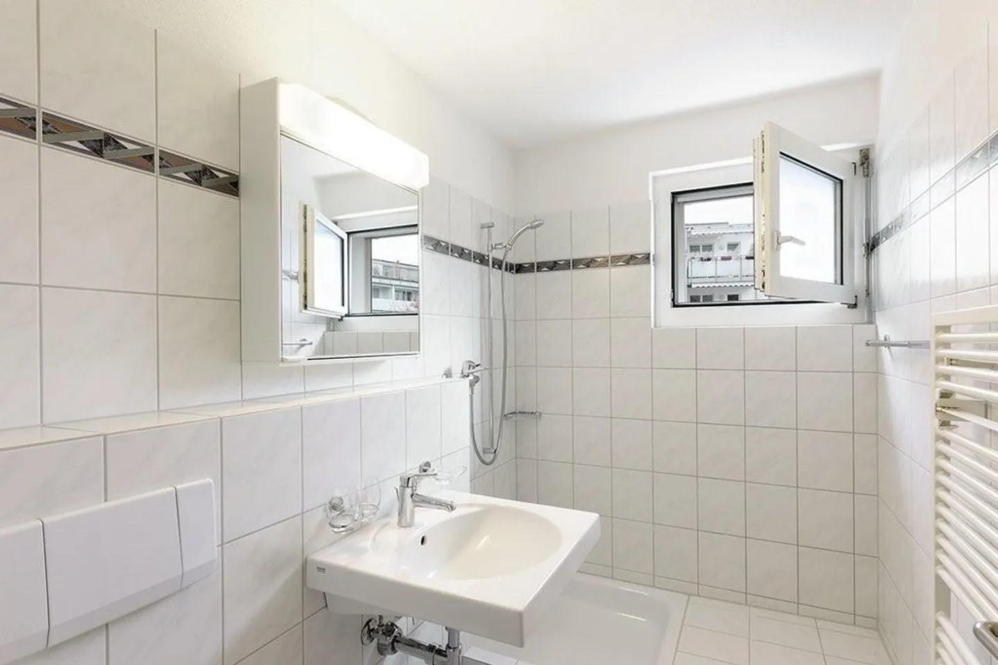 Helle 5.5-Zimmer-Wohnung - Foto 3 von 9